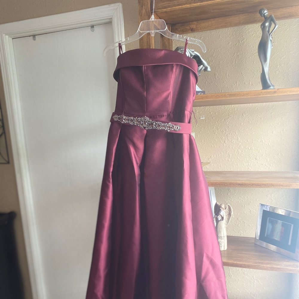 ELIZA j WINE EVENING DRESS